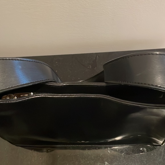 Mondani New York, black purse, GUC, zipper closure - Picture 7 of 10